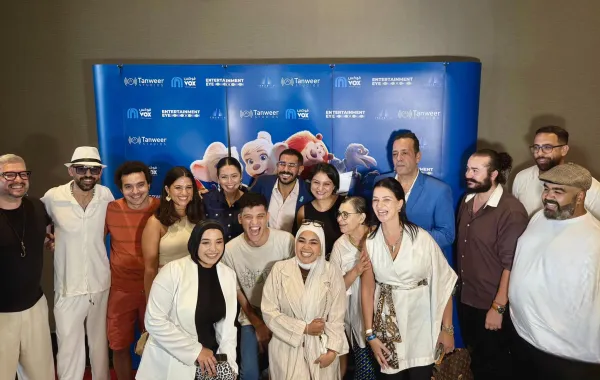 فريق عمل فيلم سباق الأبطال في أوروبا - تصوير محمد فوزي