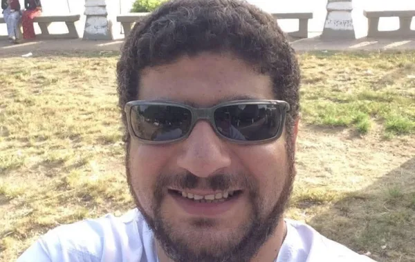 المخرج المسرحي عمرو سامي- الصورة من حساب الفنان شريف إدريس على فيسبوك