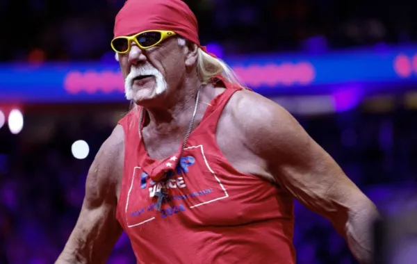 هالك هوجان في حديقة ماديسون سكوير في مدينة نيويورك (Hulk Hogan at Madison Square Garden in New York City). مصدر الصورة: Anna Moneymaker/Getty Images/AFP