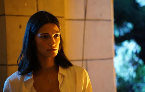 تارا عماد- الصورة من المركز الاعلامي لمسلسل ماتراه ليس كما يبدو