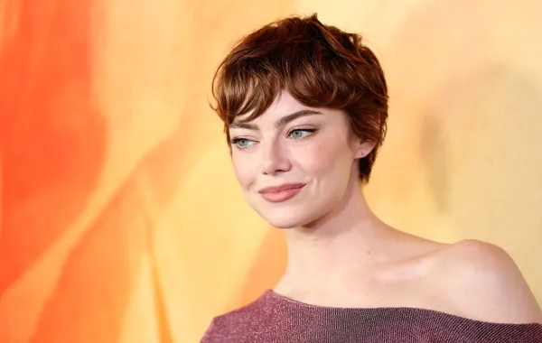 إيما ستون في كاليفورنيا ( Emma Stone in California ). مصدر الصورة:Monica Schipper / GETTY IMAGES NORTH AMERICA / Getty Images via AFP