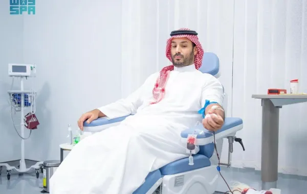 الأمير محمد بن سلمان بن عبدالعزيز آل سعود يتبرع بالدم