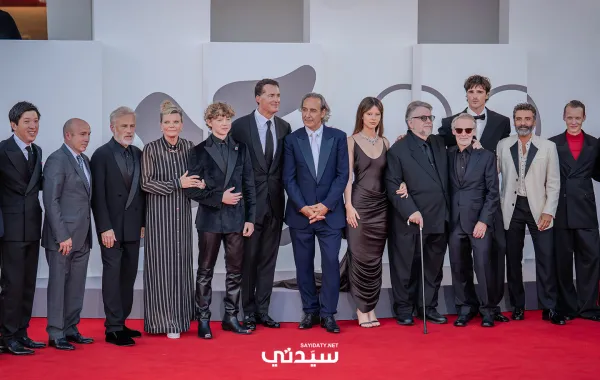 فريق عمل فيلم Frankenstein في مهرجان فينيسيا السينمائي -تصوير يوسف بوهوش خاص لسيدتي
