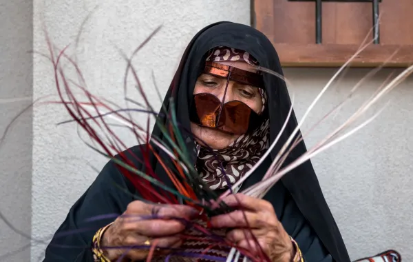 المرأة الاماراتية العمود الأساسي في صوْن الموروث الشعبي الإماراتي