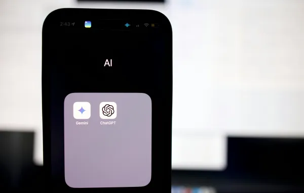 بعد أيام من تحذيرات الرئيس التنفيذي لشركة open ai.. محادثاتك الشخصية مع ChatGPT على جوجل – الصورة من unsplash by solen feyissa
