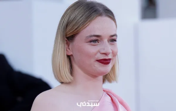 لونا ويدلر Luna Wedler في مهرجان فينيسيا السينمائي_ تصوير يوسف بوهوش خاص لسيدتي 