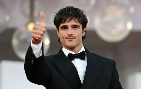 جاكوب إلوردي Jacob Elordi، من مهرجان فينيسيا السينمائي 2025. مصدر الصورة: Tiziana FABI / AFP