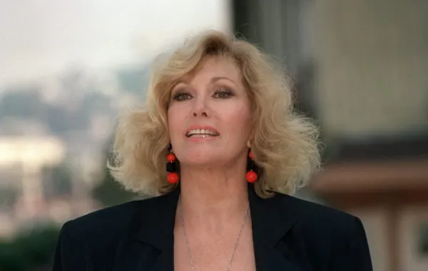 كيم نوفاك Kim Novak – مصدر الصورة MYCHELE DANIAU / AFP