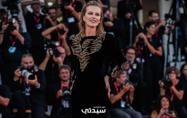 إيفا هيرزيغوفا Eva Herzigová في مهرجان فينيسيا السينمائي 2025- تصوير يوسف بوهوش خاص سيدتي