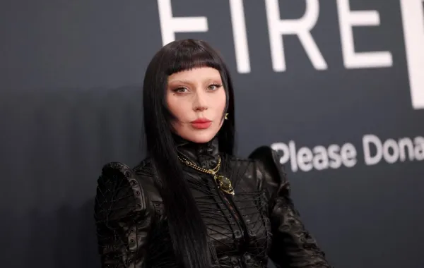 ليدي غاغا في كاليفورنيا (lady gaga in california). مصدر الصورة: Matt Winkelmeyer / GETTY IMAGES NORTH AMERICA / Getty Images via AFP