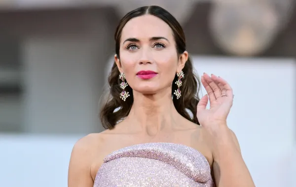 إيميلي بلانت في مهرجان فينيسيا السينمائي 2025 ( مصدر الصورة: Tiziana FABI / AFP)