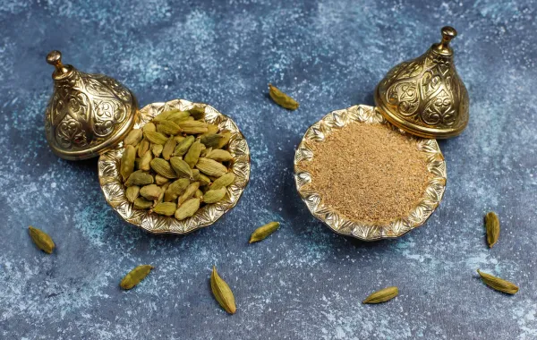 خلطات طبيعية من الهيل ورثتها المرأة السعودية عن الجدات