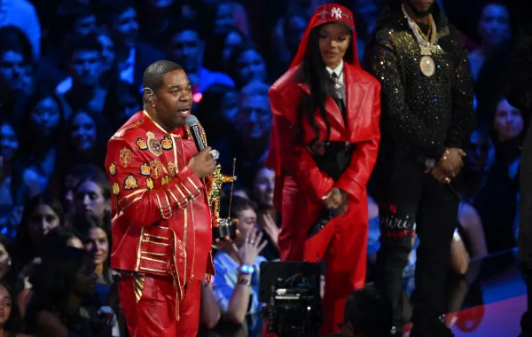 بوستا رايمز Busta Rhymes من حفل توزيع جوائز MTV VMAs 2025. مصدر الصورة: ANGELA WEISS / AFP