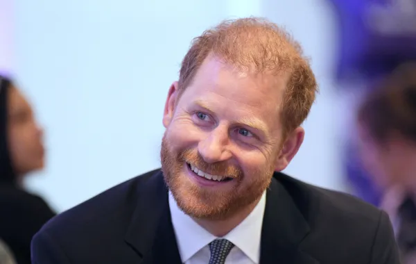 الأمير هاري Prince Harry في زيارته لمؤسسة WellChild – مصدر الصورة Photo by AARON CHOWN / POOL / AFP