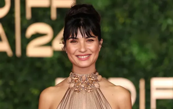 توبا بويوكستون Tuba Büyüküstün