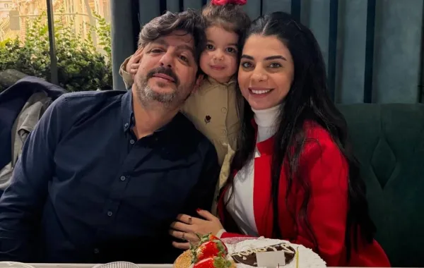 طوني عيسى وزوجته أمونة عيد وابنتهما تاليا- الصورة من حساب تاليا على إنستغرام