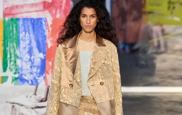 إطلالة من جاسون وو Jason Wu - الصور من Launchmetrics/Spotlight ©