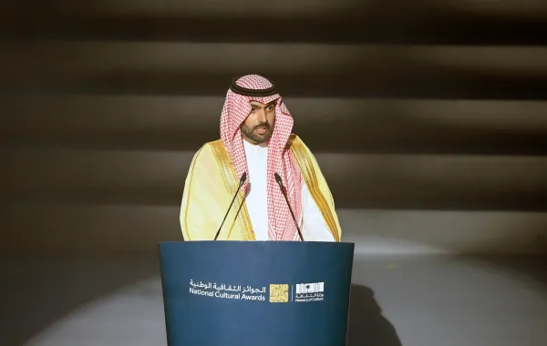 الأمير بدر بن عبد الله بن فرحان آل سعود، وزير الثقافة خلال إلقاء كلمته