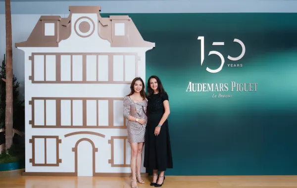 الرئيسة التنفيذية، إيلاريا ريستا، وبيغي هو، الرئيسة التنفيذية لمنطقة الصين الكبرى  - الصورة من العلامة 
