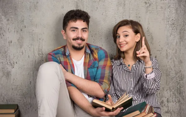 العلاقات العاطفية ظاهرة شائعة بين طلاب الجامعات