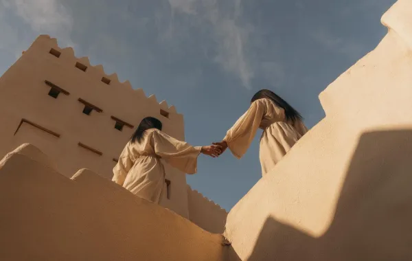 عمل رقمي للفنانة منى القويز حصرياً لسيدتي بمناسبة اليوم الوطني السعودي 95