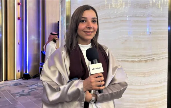 مريم حسين تحصد جائزة أفضل ممثلة عن مسرحية "كونتينر" في مهرجان صيف الزرقاء العربي بالأردن 