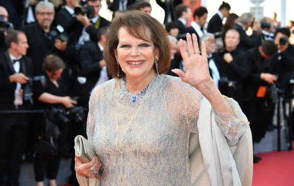 كلوديا كاردينالي في مهرجان كان السينمائي 2017 - Claudia Cardinale arrives on May 23, 2017 the Cannes Film Festival - مصدر الصورة Alberto PIZZOLI / AFP