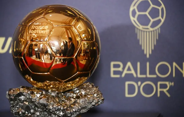 جائزة الكرة الذهبية-Ballon d'Or France Football award ceremony at the Theatre du Chatelet in Paris. (Photo by FRANCK FIFE / AFP) 