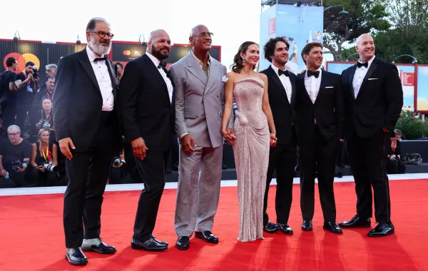 مهرجان فينيسيا السينمائي 2025 بيومه السادس ( مصدر الصورة: Aldara Zarraoa/Getty Images)
