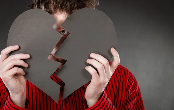  إخفاء الحب عند رجل العذراء