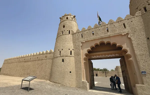 مدينة العين تجمع بين عبق التاريخ وروح المغامرة مدينة العين تجمع بين عبق التاريخ وروح المغامرة