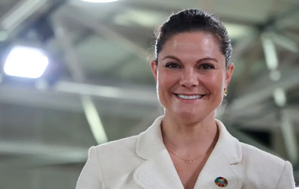 الأميرة فيكتوريا ولي العهد في مدينة نيس على الريفييرا الفرنسية (Crown Princess Victoria in the French riviera city of Nice). مصدر الصورة: Ludovic MARIN / AFP