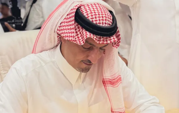 الأمير الشاعر سعود بن عبدالله يدشن ديوانه " قلبي تولع بالرياض" بمعرض الرياض الدولي للكتاب 