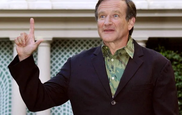 روبن ويليامز في باريس ( Robin Williams in paris). مصدر الصورة: GUILLOT / AFP