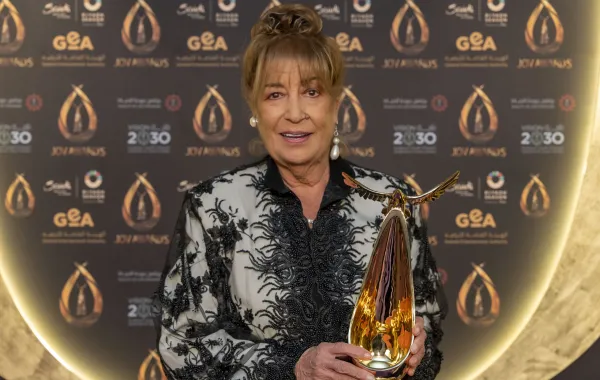 تكريم النجمة منى واصف في مهرجان البحرين السينمائي، تقديرًا لمسيرتها الفنية الثرية، حيث وصفت ب أيقونة صنعت حضور يتجاوز الأجيال 