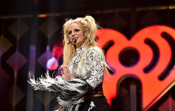 بريتني سبيرز في لوس أنجلوس، كاليفورنيا (Britney Spears in Los Angeles, California). مصدر الصورة: Mike Windle/Getty Images for iHeartMedia/AFP