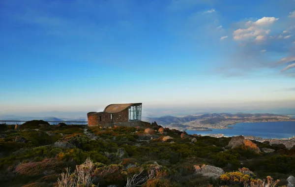 تسمانيا الواقعة جنوبي أستراليا تمتاز بطبيعة خلابة 