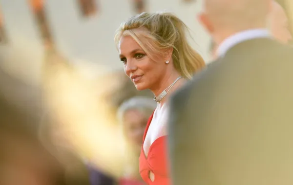 بريتني سبيرز في مسرح TCL الصيني في هوليوود، كاليفورنيا. (Britney Spears at the TCL Chinese Theatre in Hollywood, California). مصدر الصورة: VALERIE MACON / AFP