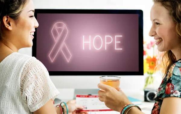 رحلة أمل تجربتي في مواجهة سرطان الثدي Image By Freepik