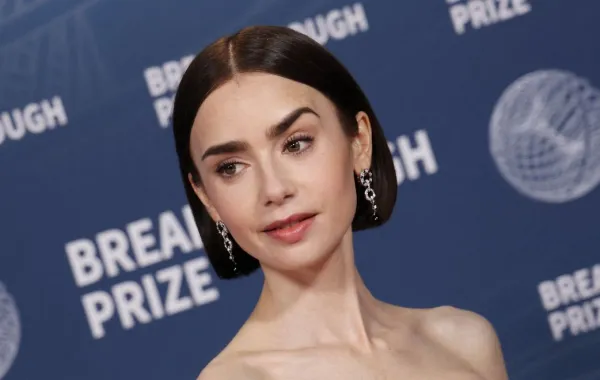 ليلي كولينز - Lily Collins (Photo by Michael Tran / AFP)