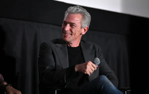 المخرج جوش بون - (مصدر الصورة -  BRYAN BEDDER / GETTY IMAGES NORTH AMERICA / GETTY IMAGES VIA AFP)