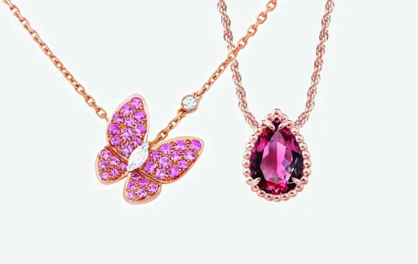 قلادات مرصوفة بأحجار كريمة باللون الوردي  قلادات باللون الوردي