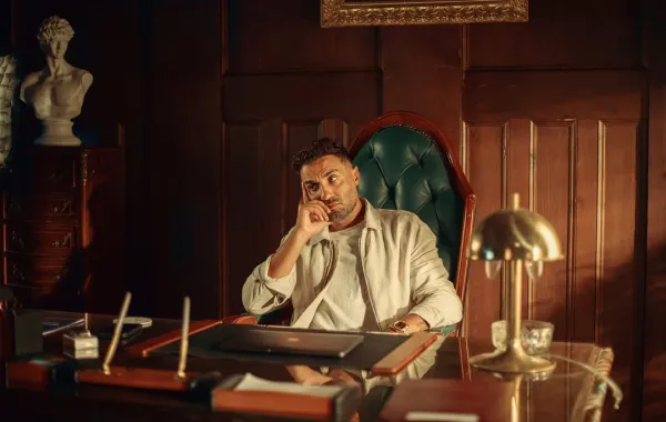 أحمد فهمي من كواليس مسلسل ابن النادي- الصورة من حسابه الرسمي على إنستغرام بالتزامن مع عرض آخر حلقتين.. ماذا قال أحمد فهمي عن ابن النادي؟