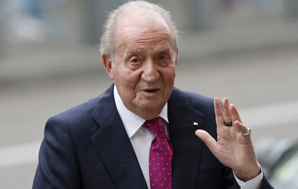 ملك إسبانيا السابق خوان كارلوس الأول في مدريد ( Former King of Spain Juan Carlos I in Madrid ). مصدر الصورة: OSCAR DEL POZO / AFP