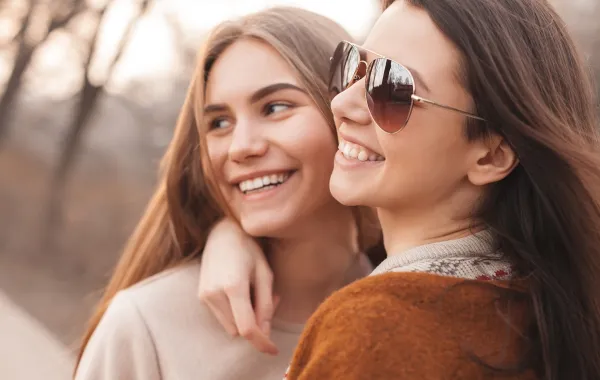 الصداقة الحقيقية يعزز الثقة بالنفس
