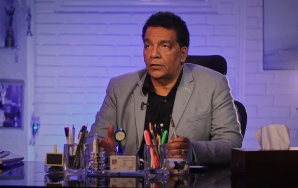 السيناريست أحمد عبد الله - الصورة لقطة من الفيلم التسجيلي إنه يحكي عنا