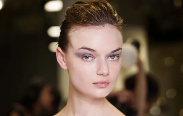 حيل سريعة لعلاج فراغات الحواجب