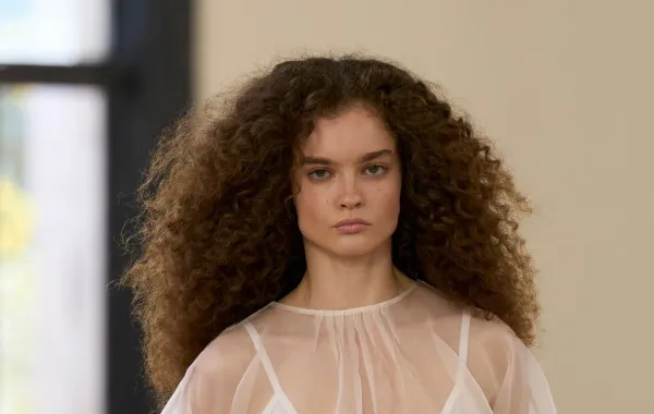 من عرض آجي Aje- الصورة من Launchmetrics/Spotlight©