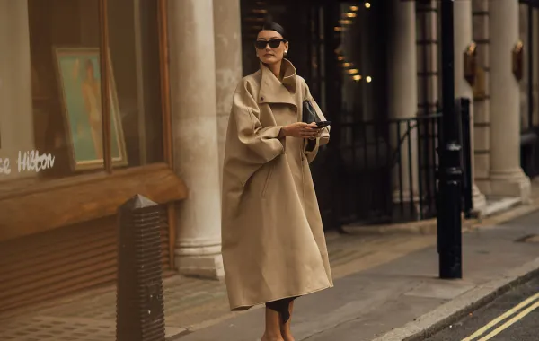 الترانشكوت منفوخ الأكمام - الصورة من Launchmetrics/Spotlight ©