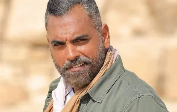 شقيق أمير كرارة يمر بوعكة صحية ويخضع لعملية جراحية